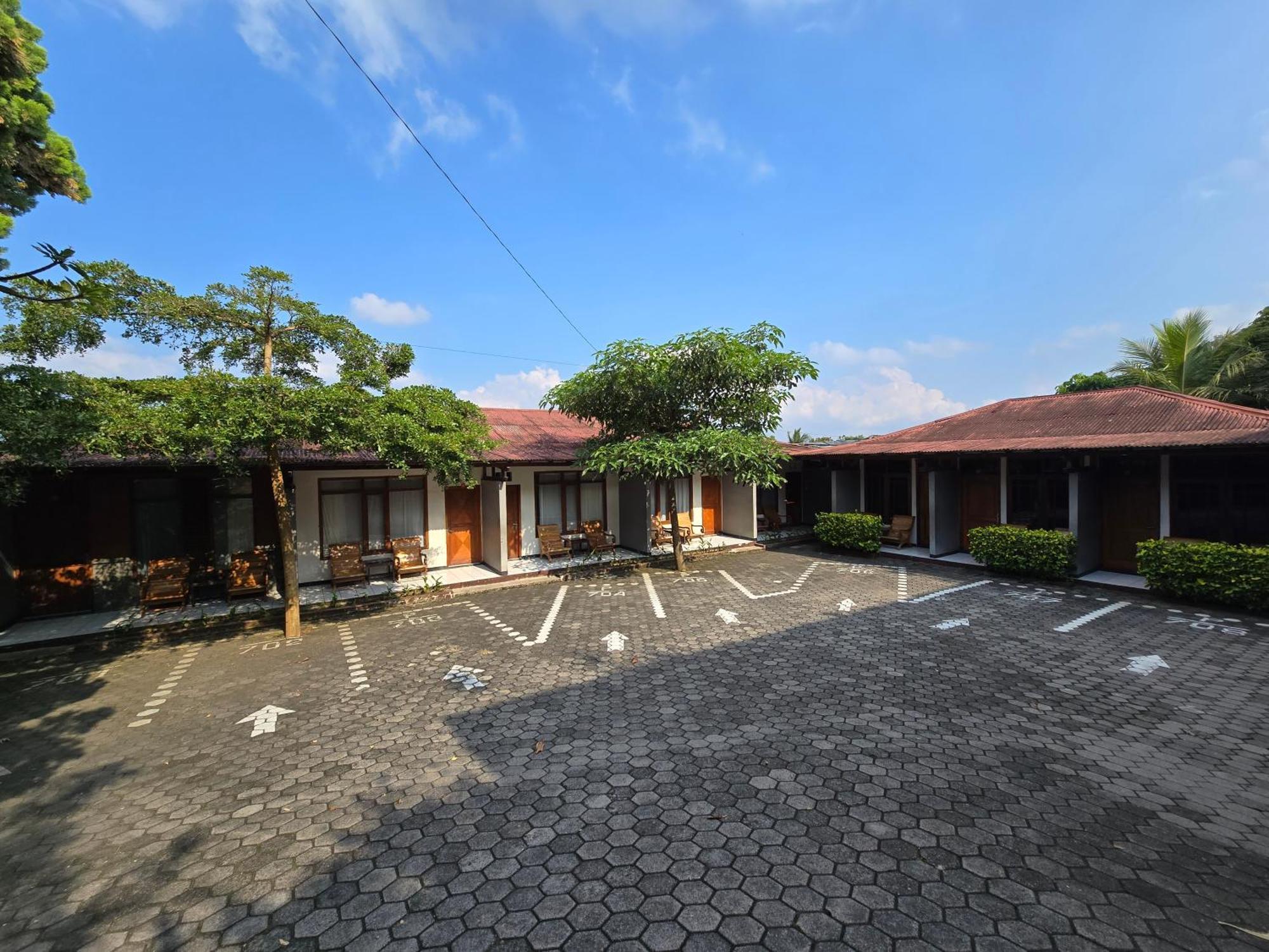 Kusma Hotel Bandungan Semarang Ngoại thất bức ảnh